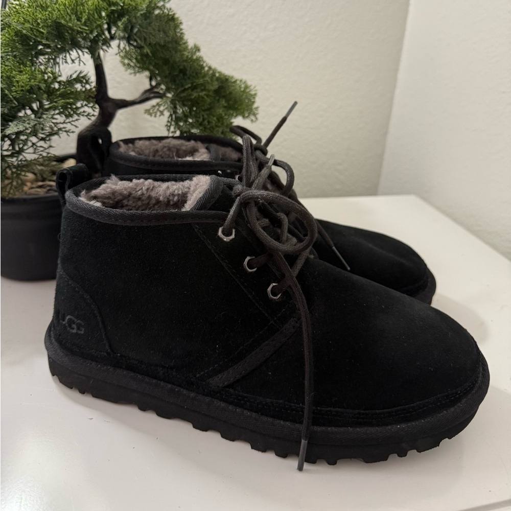 UGG Neumel women size 7 Black Winter chukka Boots - Picture 2 of 4